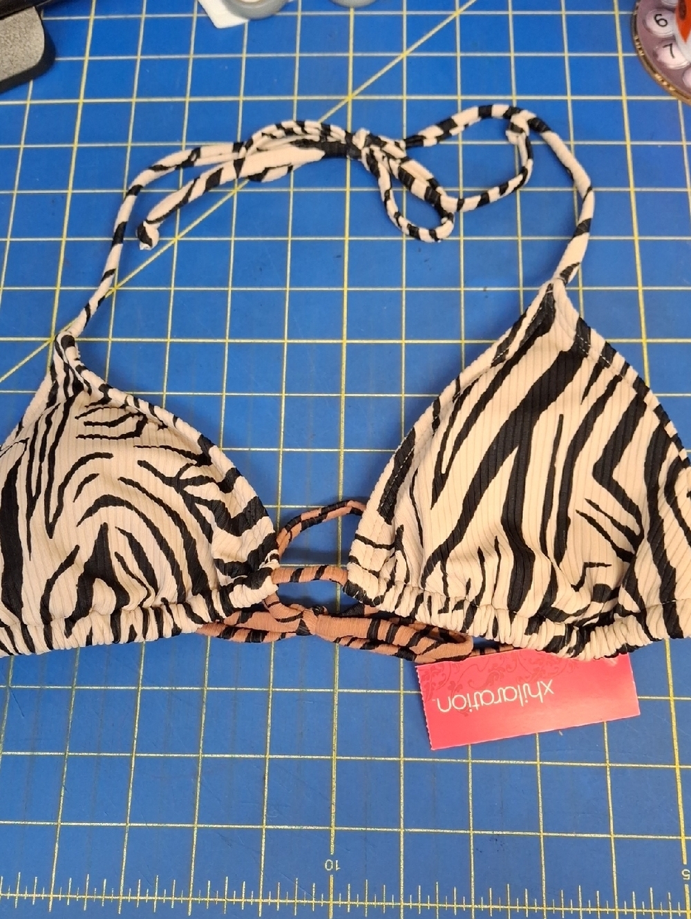 Xhilaration Zebra Print Triangle Bikini Top M (4-6) NWT